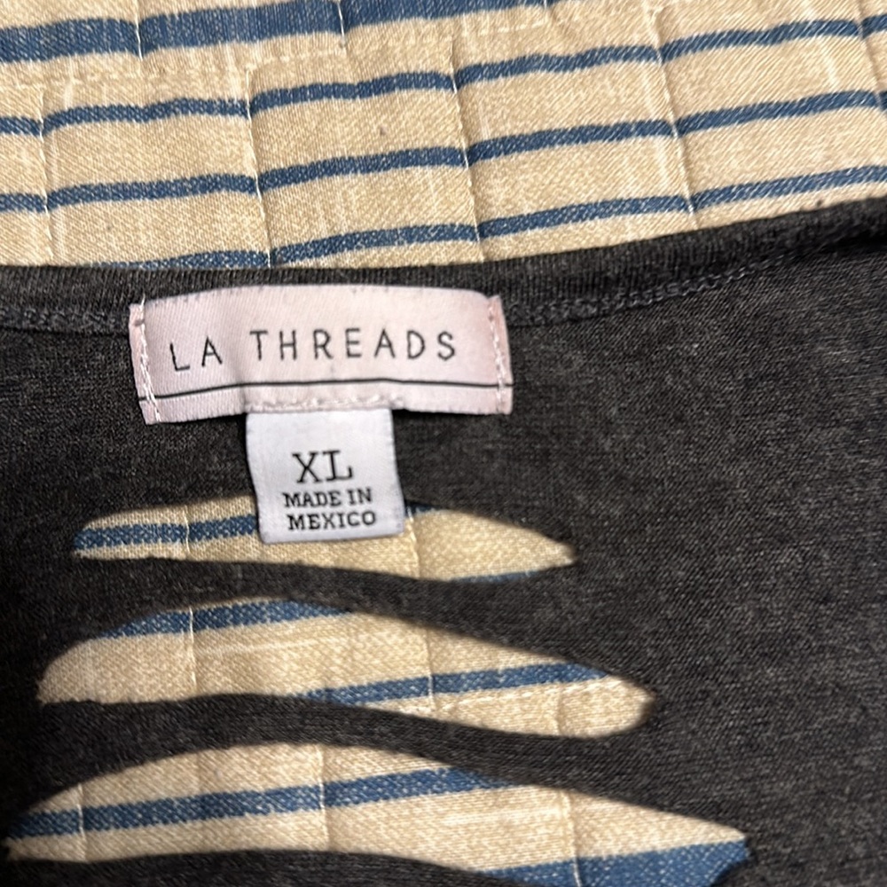 LA Threads tank - Picture 3 of 3